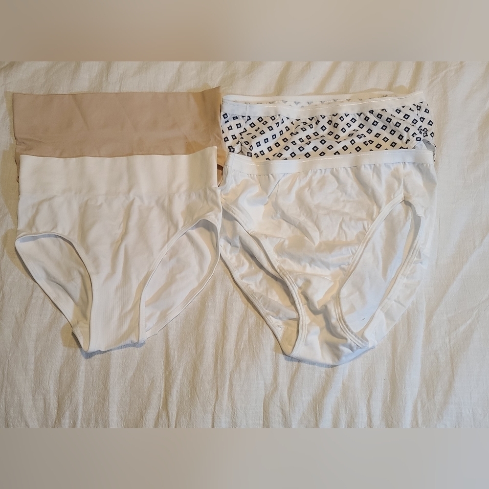 New 4 Pair Women's Briefs, Sz 6